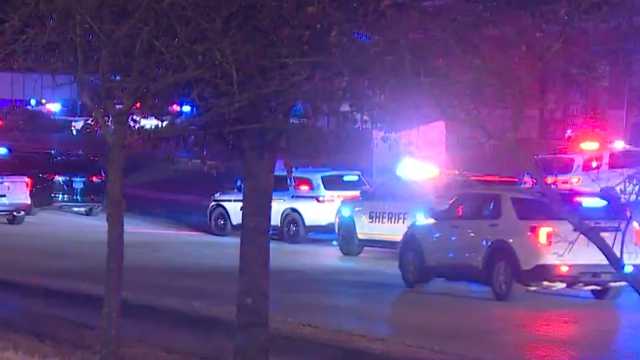Sheriff: 2 Boone County deputies shot in Walton, Kentucky: suspect dead