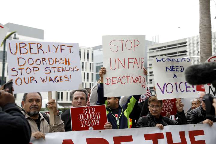California lawmakers reach deal with Uber, Lyft that would allow drivers to unionize