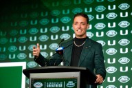 Carson Beck’s Sister Sends Emotional Message as QB Brother’s Career Comes Full Circle With Miami Debut Carson Beck’s Miami debut brings family pride, redemption, and high-stakes drama as Notre Dame lo
