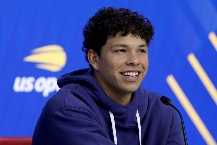 Who will break 22-year drought in U.S. men's tennis? Plus football returns