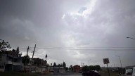Tormenta eléctrica sorprende a Parral; emiten alerta por lluvias y ráfagas