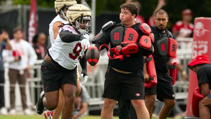 Kalia Davis steps up with ‘good camp’ after 49ers’ departures