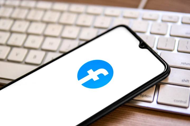 Facebook cierra un grupo donde cientos de hombres compartían fotos íntimas de sus parejas sin su consentimiento