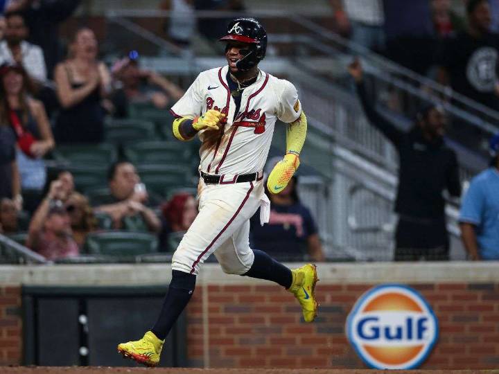 Acuña iguala a Gerardo Parra en carreras anotadas