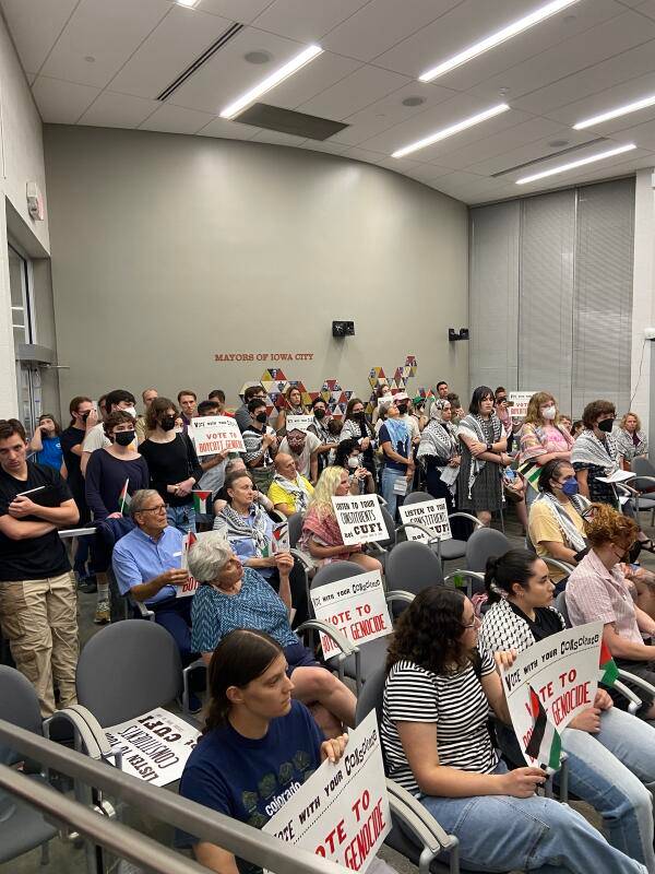 Iowa City passes resolution calling for boycott of public money toward Israel