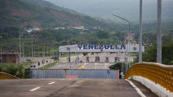 Más de 100 venezolanos cruzan a diario la frontera rumbo a Colombia, Ecuador, Perú o Chile #14Ago