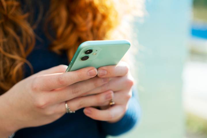 Miss Manners: Churchgoer unloads her baggage online; I know I shouldn’t respond, but...