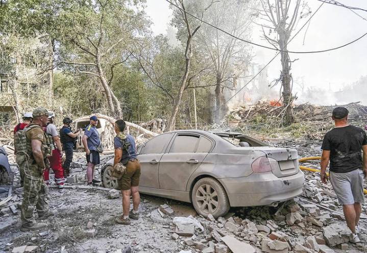 Missiles and drones hit Kyiv in deadly wave of Russian strikes