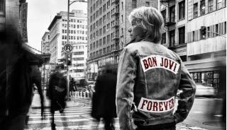 ¡Bon Jovi sorprende a sus fans con una emocionante nueva versión de su clásico álbum ‘Forever’!