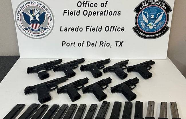 Decomisan 9 armas y 15 cargadores que paisano transportaba a Acuña