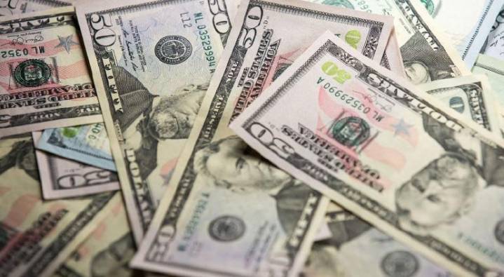 Dólar inició la semana a la alza en ventanillas; así cotizó hoy