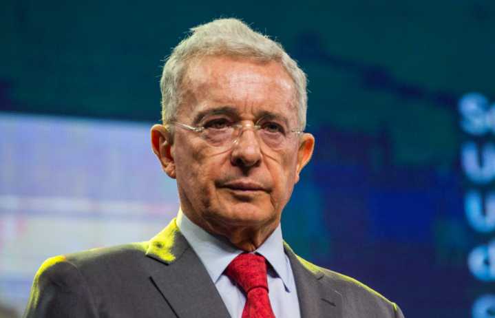 Colombia: Tribunal Superior ordena libertad inmediata de expresidente Álvaro Uribe