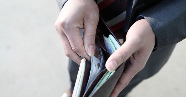 Qué significa ordenar los billetes de menor a mayor, según la psicología