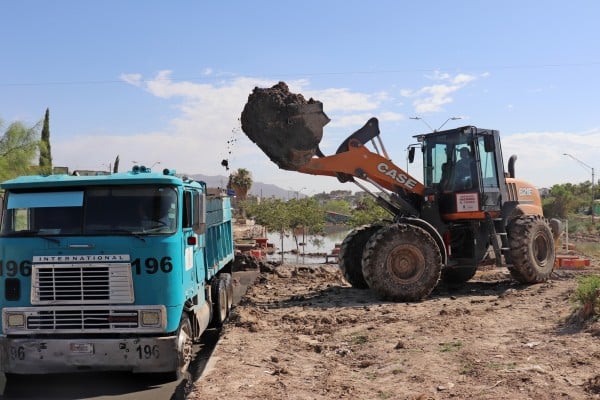 Cae actividad industrial por obras y minería