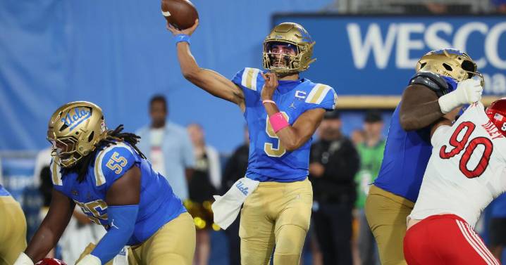The Sports Report: USC looks ready for prime time, UCLA does not