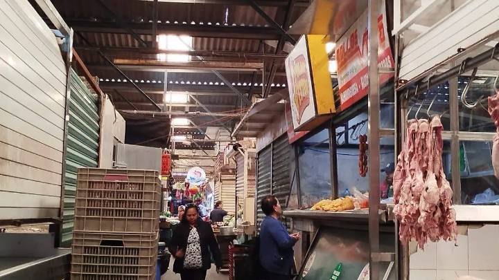 Mercado Tomasa Esteves, en el abandono: locatarios exigen rehabilitación tras 50 años de servicio