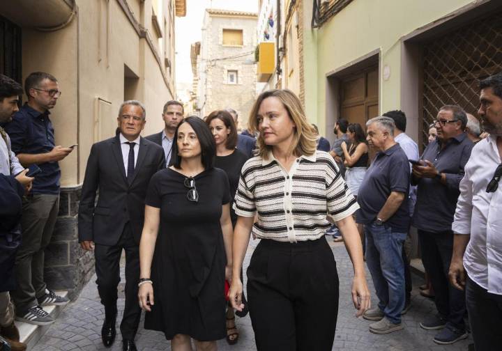 El funeral civil de Lambán en su pueblo natal reúne a rivales políticos