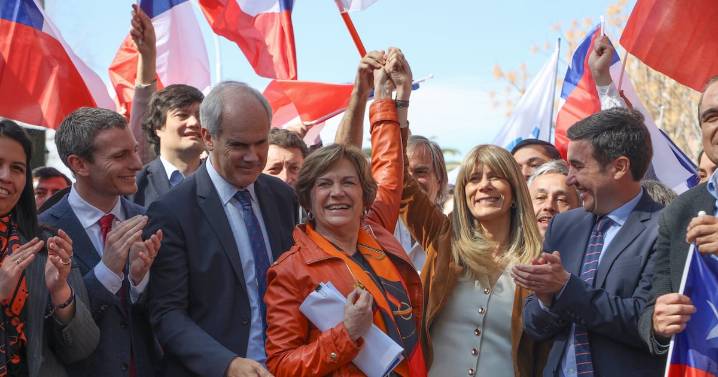 Evelyn Matthei inscribe candidatura presidencial en el Servel y presenta pacto parlamentario “Chile Grande y Unido”