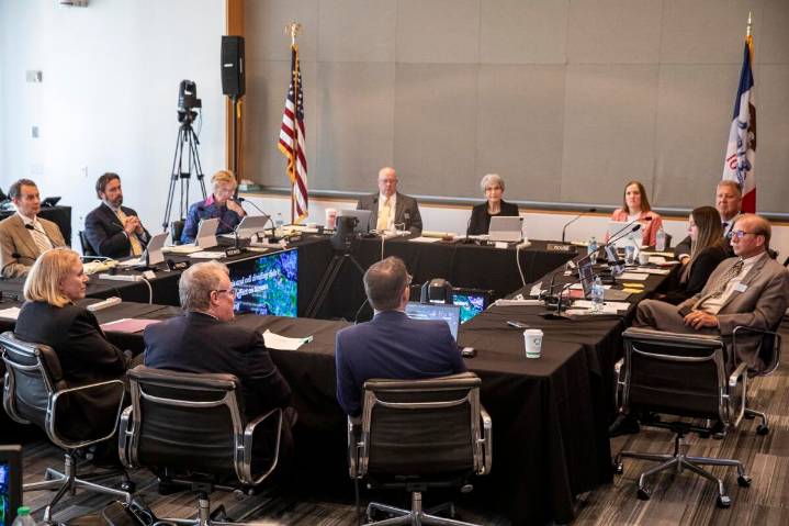 Regents ignore pleas for changes to new policy preventing ‘indoctrination’