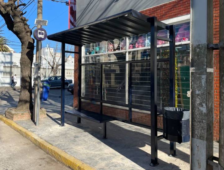 Se colocaron seis nuevas «garitas» para pasajeros de transporte público