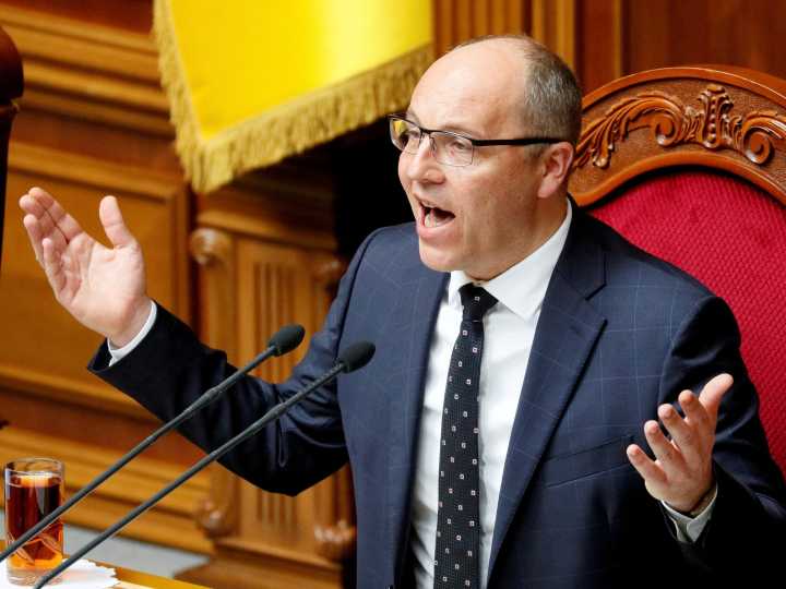 Conmoción en Ucrania: matan a tiros y en plena calle al expresidente del Parlamento