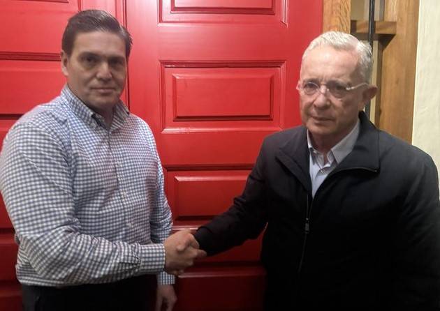 Fuerzas Armadas fueron decapitadas desde el primer día de este gobierno: Pinzón