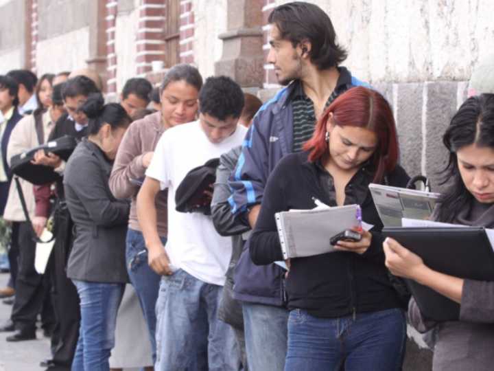 Desempleo: un tercio de las empresas prevé reducir puestos de trabajo en lo que resta del año