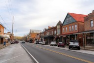 This Adorable Small Town On Amtrak's Overlooked Midwest Route Is The Perfect Fall Getaway Destination