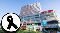 Mujer cae desde varios pisos y pierde la vida frente a empleados de centro comercial