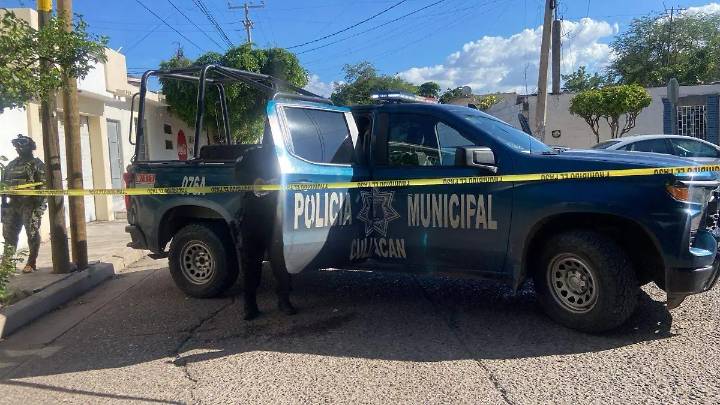 Comando armado irrumpe en vivienda y hiere a un hombre y a un menor en Culiacán
