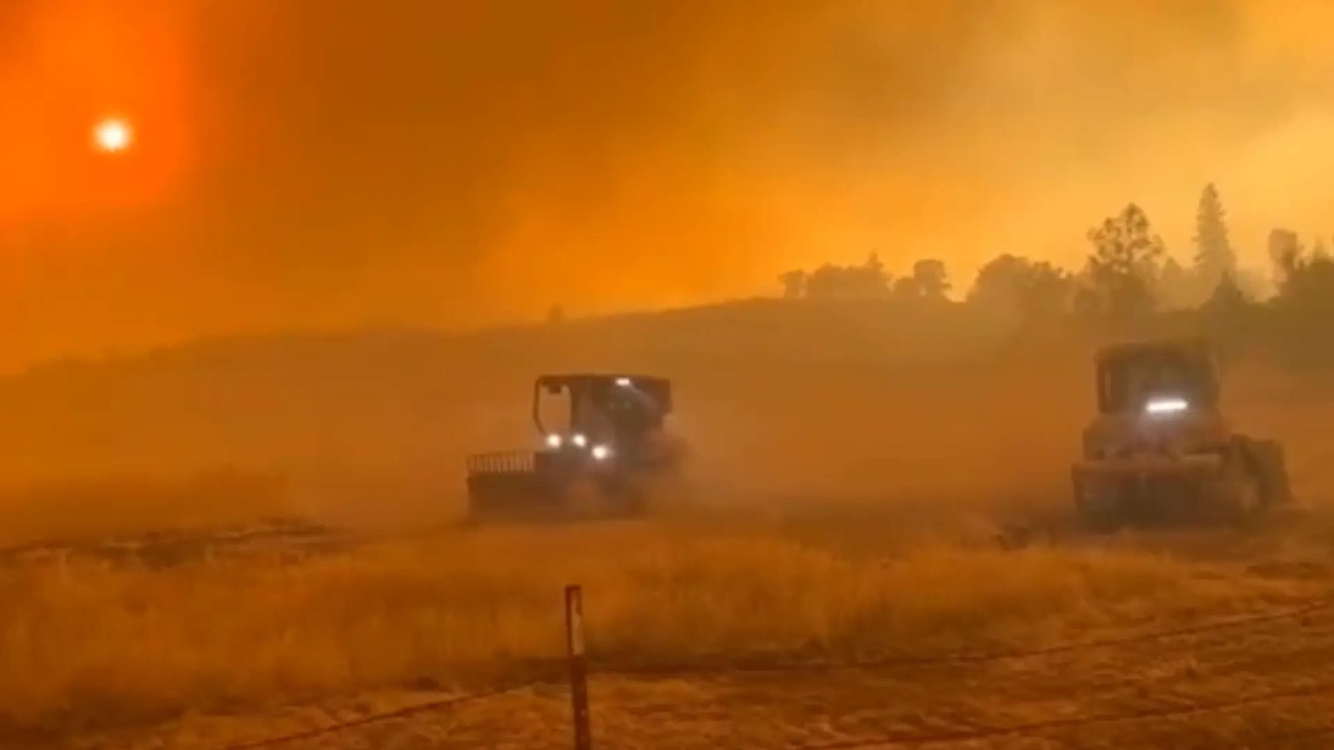 Un ola de incendios amenaza miles de hogares en la costa oeste de Estados Unidos