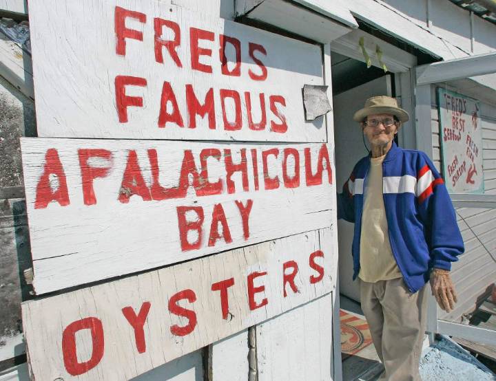 ‘Limited’ oyster harvesting eyed in Apalachicola Bay