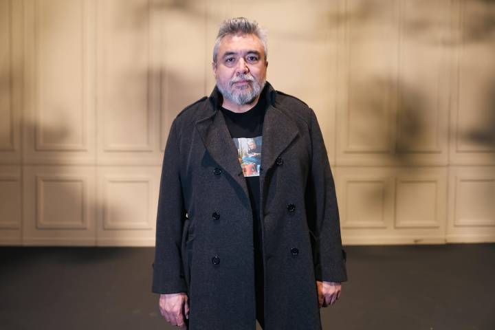'Testosterona', entre teatro y periodismo, un grito contra los tratamientos de conversión