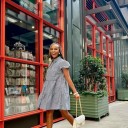 Ross Stores gives rosy sales view as shoppers gravitate to deals