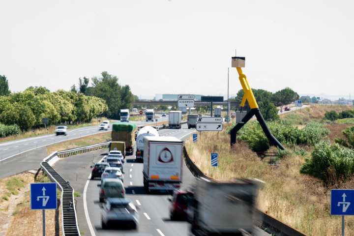 Cataluña, 'Tierra de gigantes': las colosales esculturas que 'vigilan' desde las alturas
