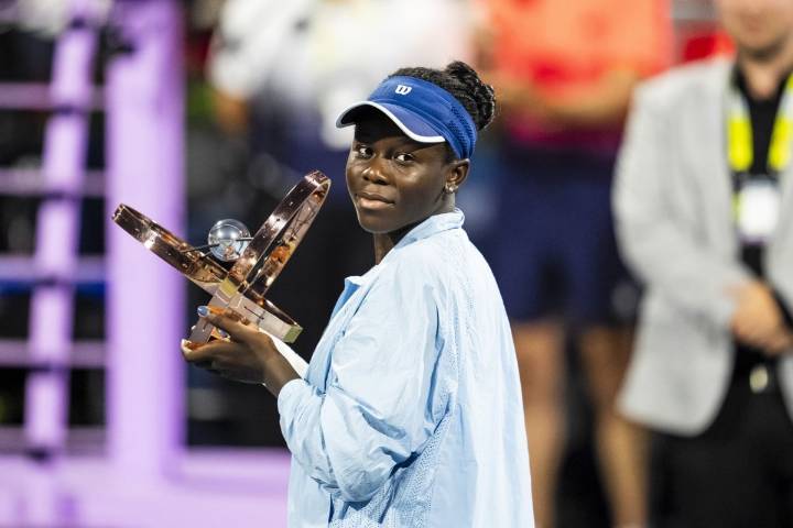 'Outstanding' Mboko hailed as role model for young Canadian tennis players, girls of colour