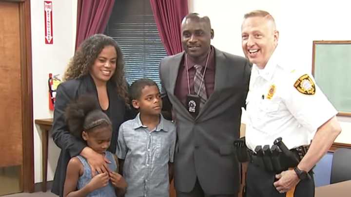 Former Eagles cornerback sworn in as Pennsylvania police officer