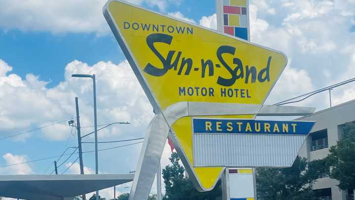 New Jackson, MS, restaurant comes with iconic location. What to know