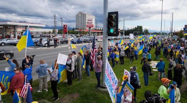 «Putin es un criminal de guerra»: Protestas en Alaska antes de la cumbre Trump