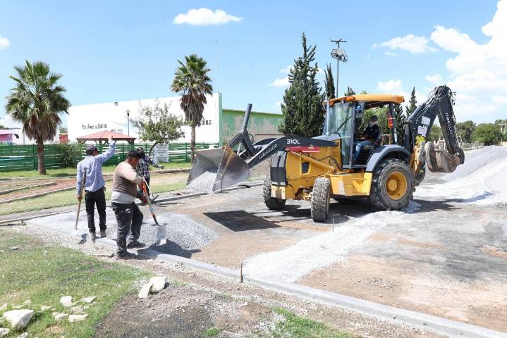 Saltillo: avanza rehabilitación de cancha y gimnasio en unidad deportiva Carlos R. González