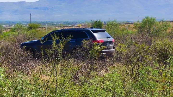 Localizan camioneta baleada en el Libramiento Oriente