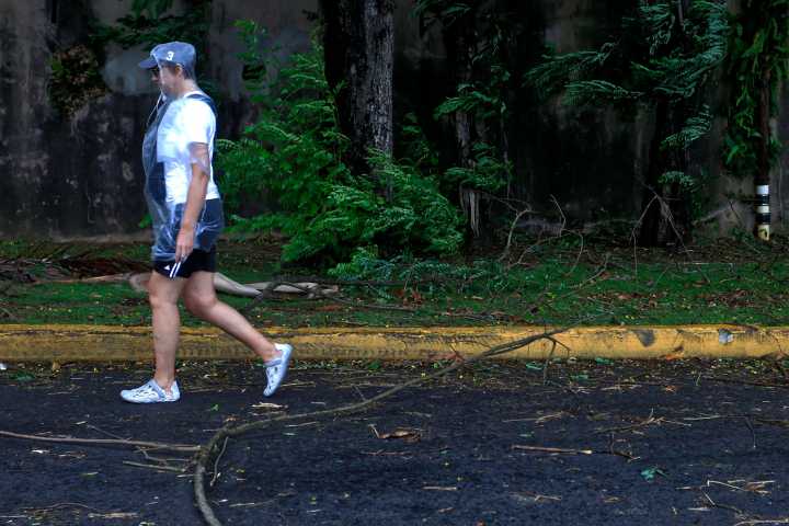 El huracán Erin "no tuvo un impacto mayor" en Puerto Rico, según la gobernadora