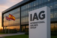 IAG enfrenta un semestre con riesgos por menor demanda y presión en rutas clave