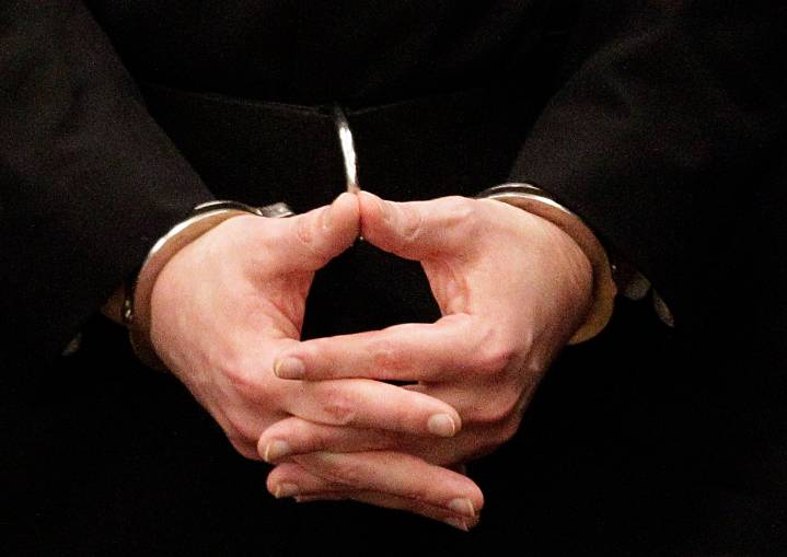 Oficial hispano acusado de agresión sexual en Riverside