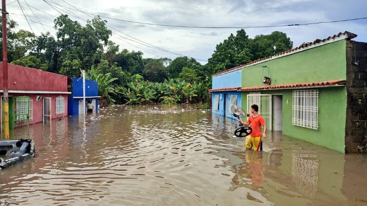 Más de 20 viviendas afectadas en Maturín tras desbordarse caño en La Muralla