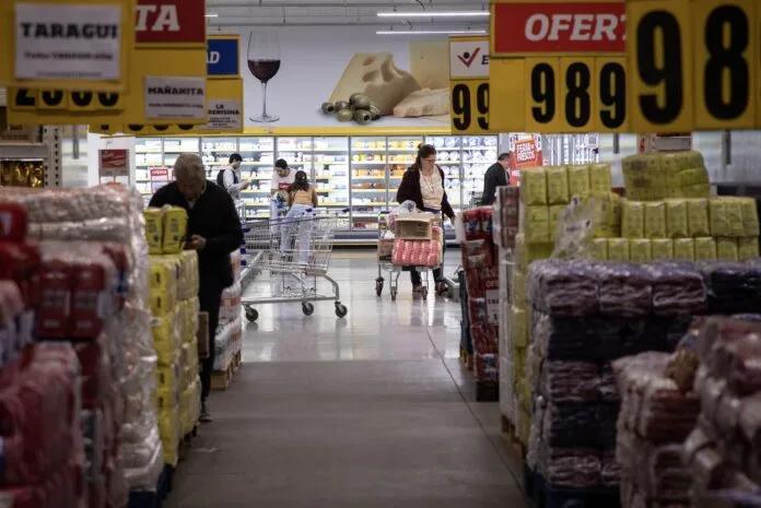 Con el empuje de importados, la inflación mayorista se disparó a casi 3%
