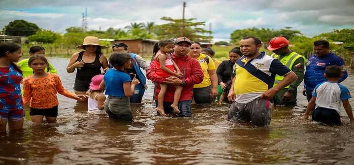 Atienden a familias afectadas por las inundaciones que provocaron las lluvias en Guárico