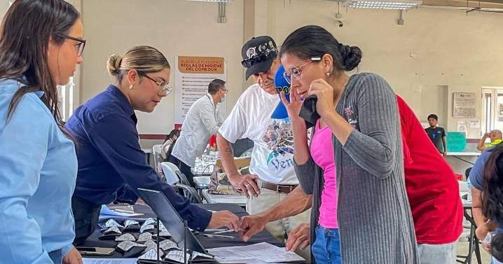 MEXICALI BRIEFS: Free eyeglasses for Albergue Peregrino residents thanks to a charity run