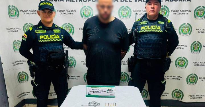 Capturaron a un “gringo” con un arma de fuego en Laureles