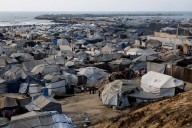 Israel says Gazans free to exit while Hamas attends Cairo ceasefire talks